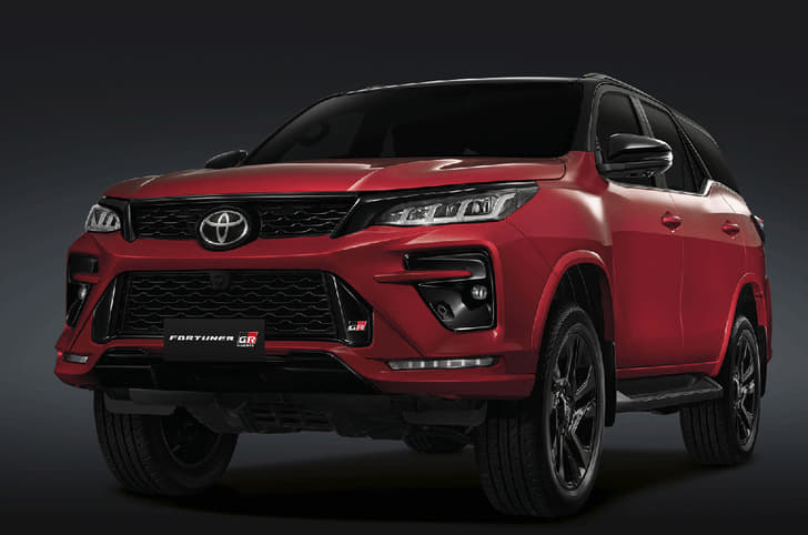 Toyota Fortuner Front Right Three Quarter Toyota Fortuner Front Right Three Quarter